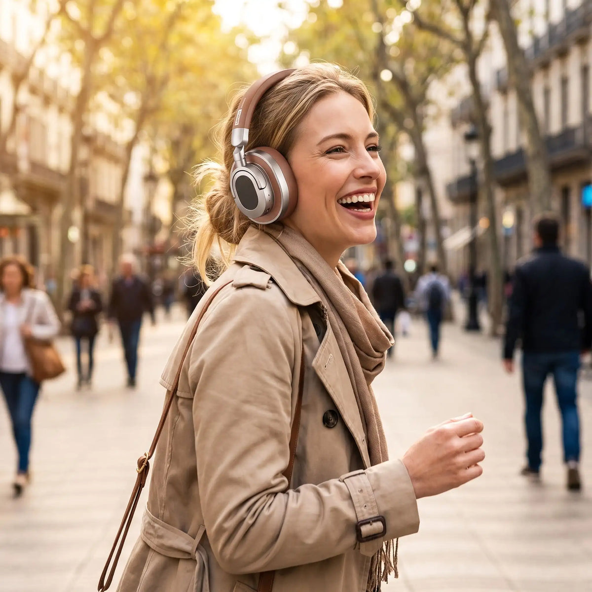 casque bluetooth femme qui marche