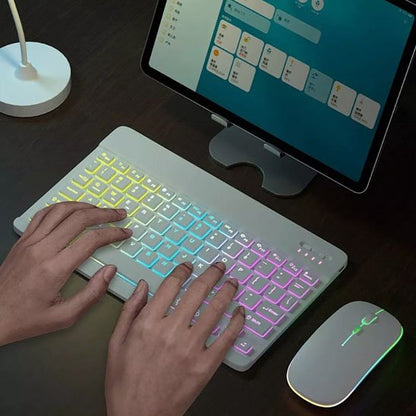 Clavier bluetooth lumineux devant tablette
