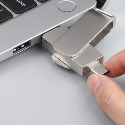 Clé usb 64 go​ connecter avec main