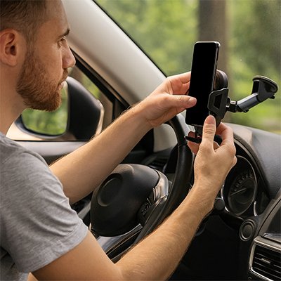 Support telephone voiture avec homme