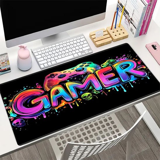 Tapis de souris gamer​ sur table