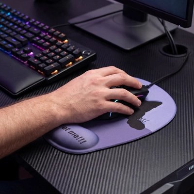 Tapis de souris main avec souris